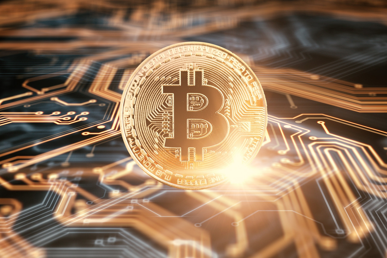 比特币突破12万美元关口 投资者关注监管新政与重磅IPO